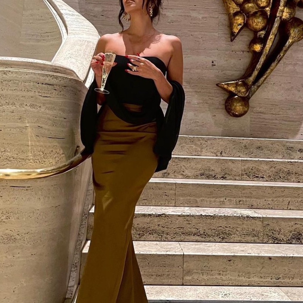 DANA FOLEY NYC CORSET WITH ATTACHED SHAWL